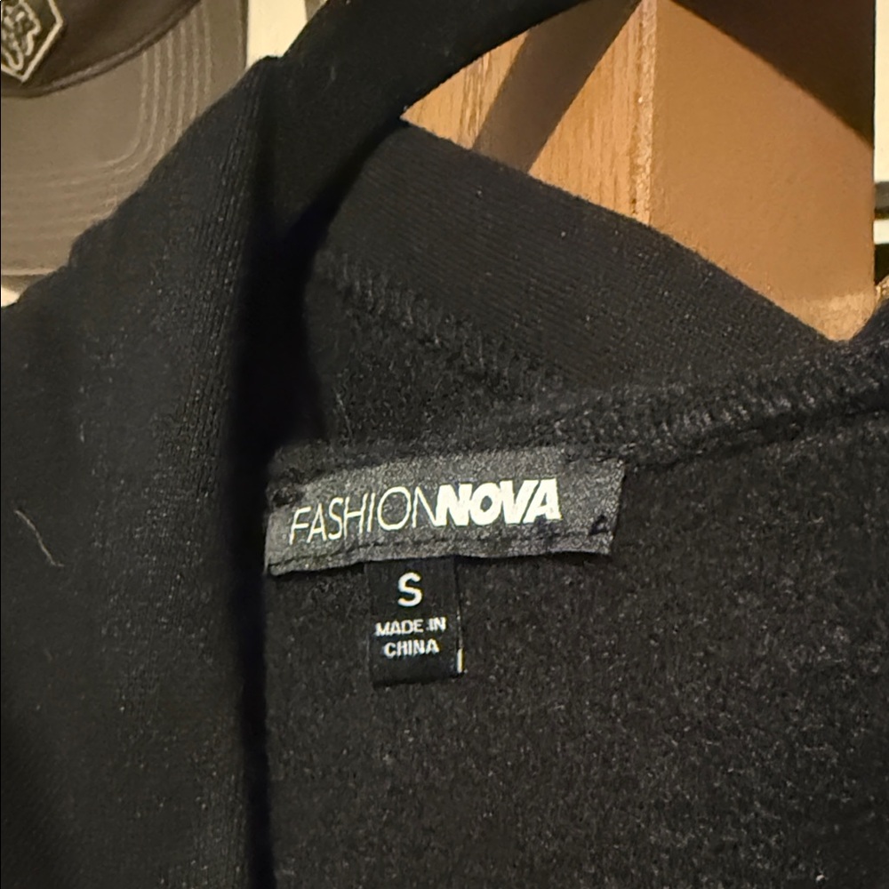 Fashion Nova Black Knitwear - Picture 2 of 3